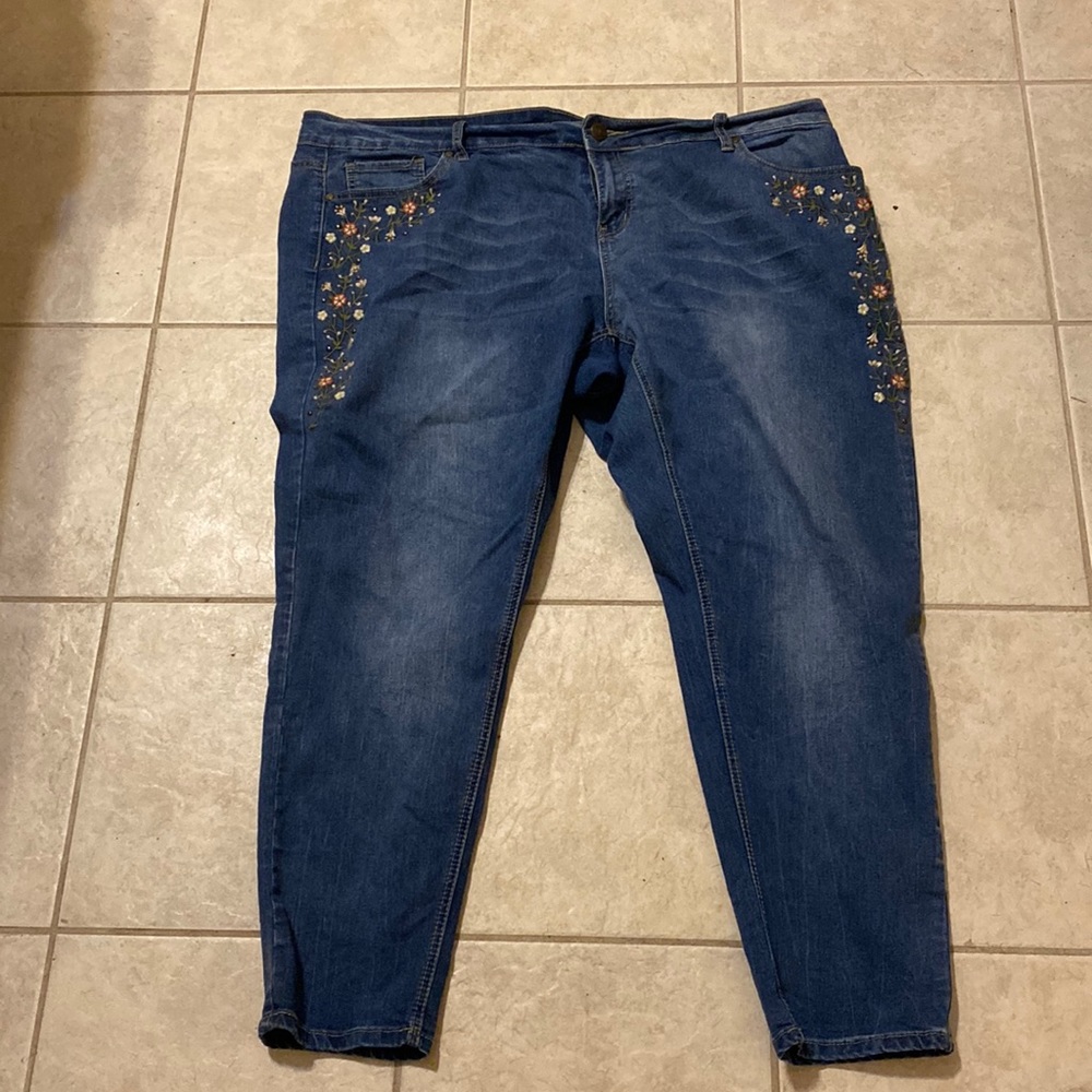 Super cute skinny leg jeans